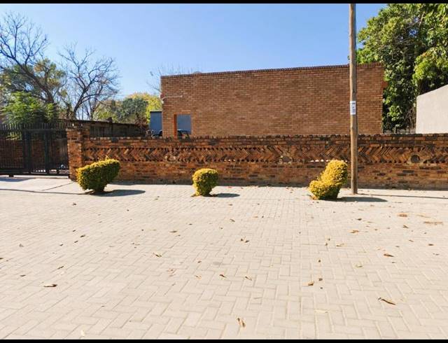 9 BEDROOM HOUSE FOR SALE IN MANKWENG
